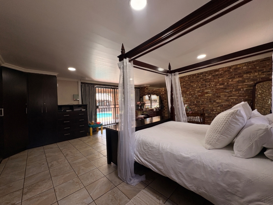 4 Bedroom Property for Sale in Stilfontein Ext 4 North West